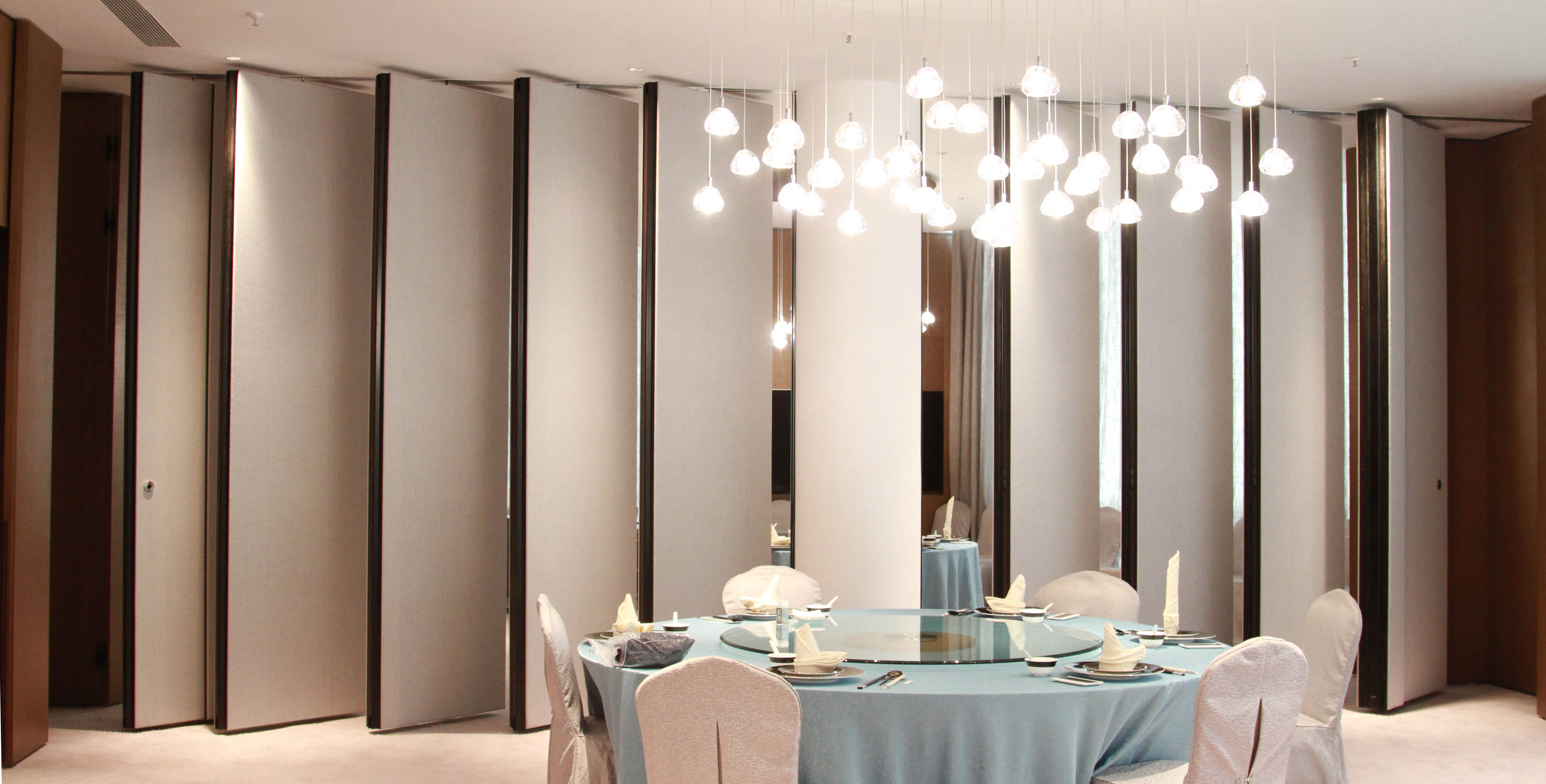 順德君蘭和玥會包廂活動隔斷安裝項(xiàng)目